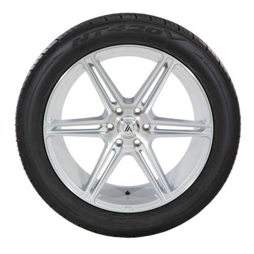 NT420V LT315/45R22 121/118S F 33.1