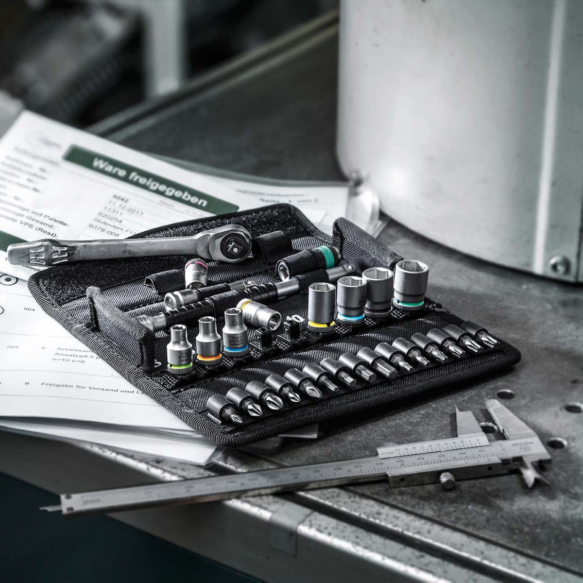 Wera 05004018001 1/4-Inch Drive Switch Ratchet Metric Socket Set, 28-Piece