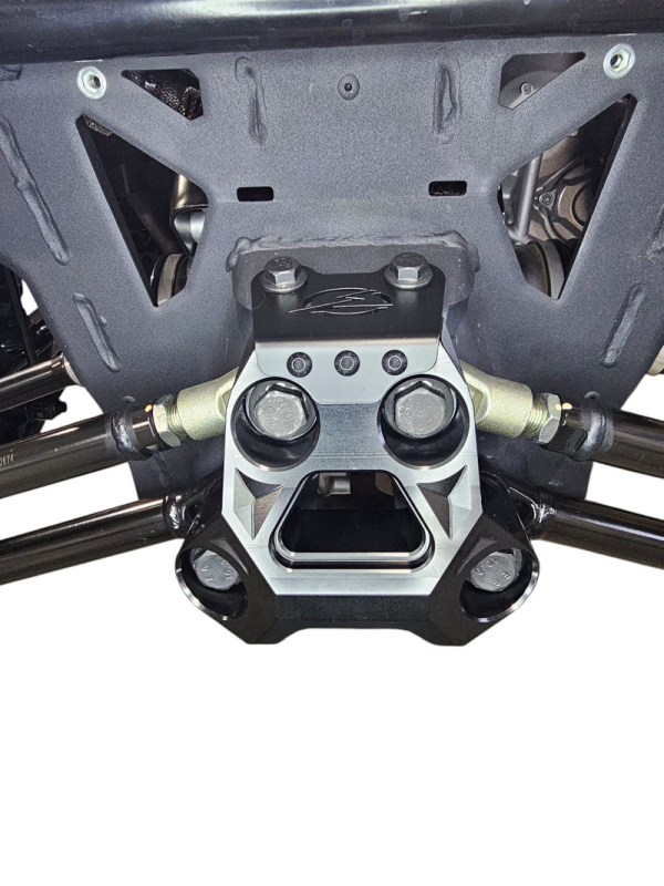 Elektric Offroad 2024+ Can-Am Maverick R Radius Rod Plate with Tow Hook – Anodized Black