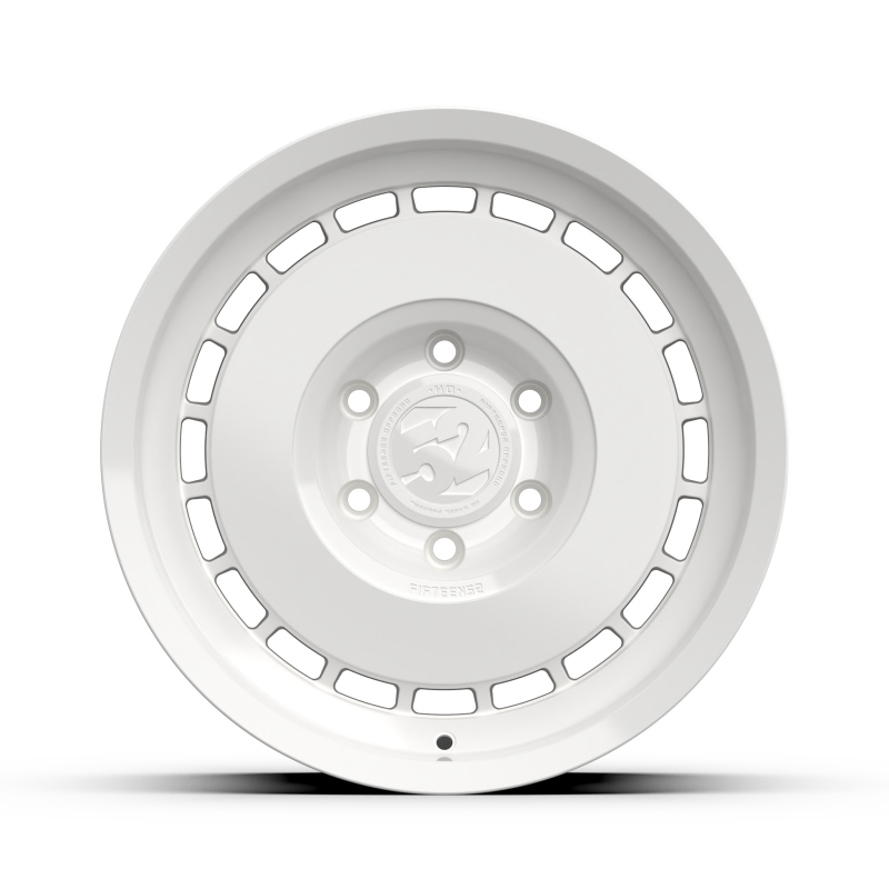 fifteen52 - fftEHDCW-178569-00 - Evolution HD Classic White Wheel