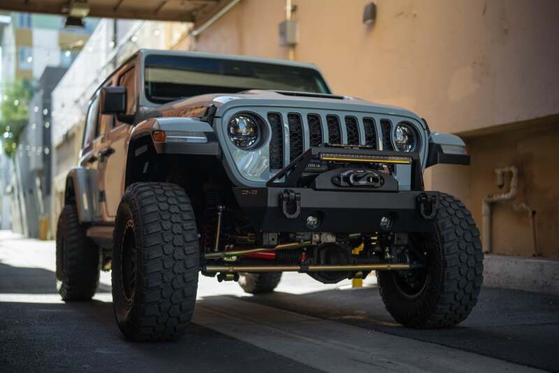 DV8 Offroad 20-Inch Halo Elite Single-Row LED Light Bar with White and Amber Accent Light, Part Number dveBE20SW105W-H