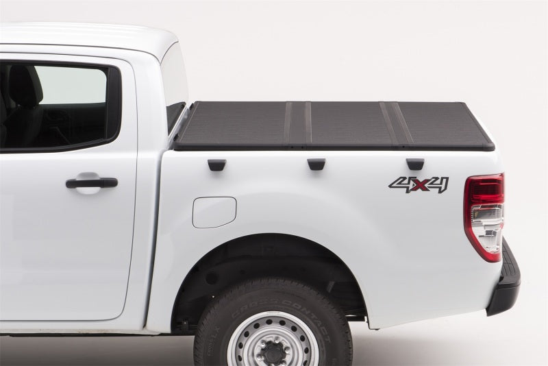 Extang 15-20 Nissan NP300 Navara DC 1469mm (4ft 10in) Solid Fold 2.0