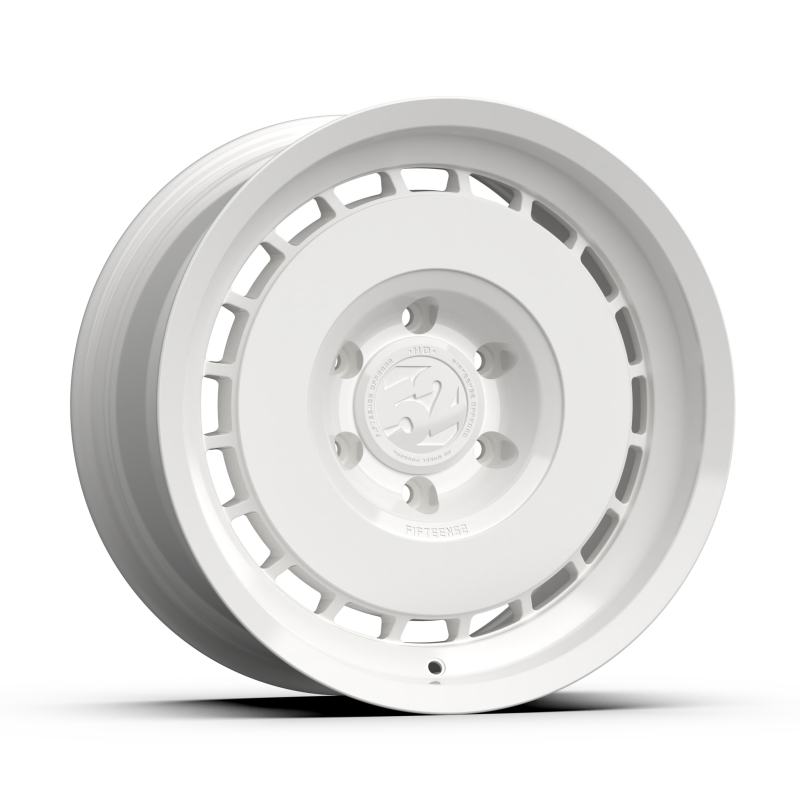 fifteen52 - fftEHDCW-178569-00 - Evolution HD Classic White Wheel