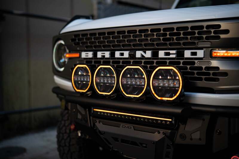 DV8 Offroad Elite Series 20-Inch Halo Dual-Row LED Light Bar with Accent Light, Part Number dveBE20EW200W-H