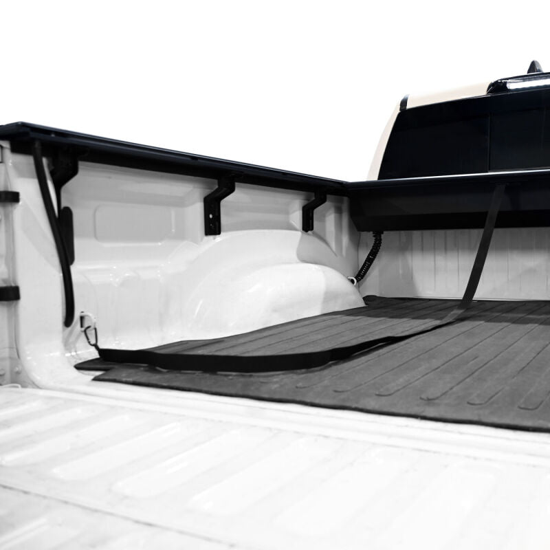 Westin 19-26 Ram 1500 (New Body) 5ft 7in Bed Manual Retractable Tonneau Cover - Black