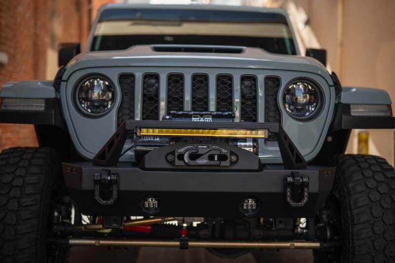 DV8 Offroad 20-Inch Halo Elite Single-Row LED Light Bar with White and Amber Accent Light, Part Number dveBE20SW105W-H