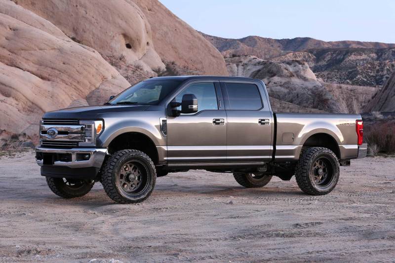 Fabtech 17-19 Ford F250/350 4WD Gas 4in Radius Arm System w/DL 2.25 Resi Shocks & Rear DL Shocks