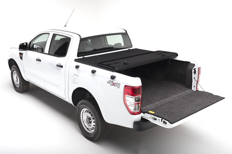 Extang 18-23 Mercedes X-Class 1578mm (5ft 2in) Solid Fold 2.0