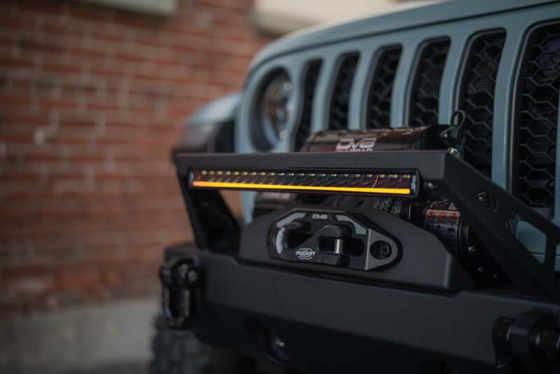 DV8 Offroad 20-Inch Halo Elite Single-Row LED Light Bar with White and Amber Accent Light, Part Number dveBE20SW105W-H