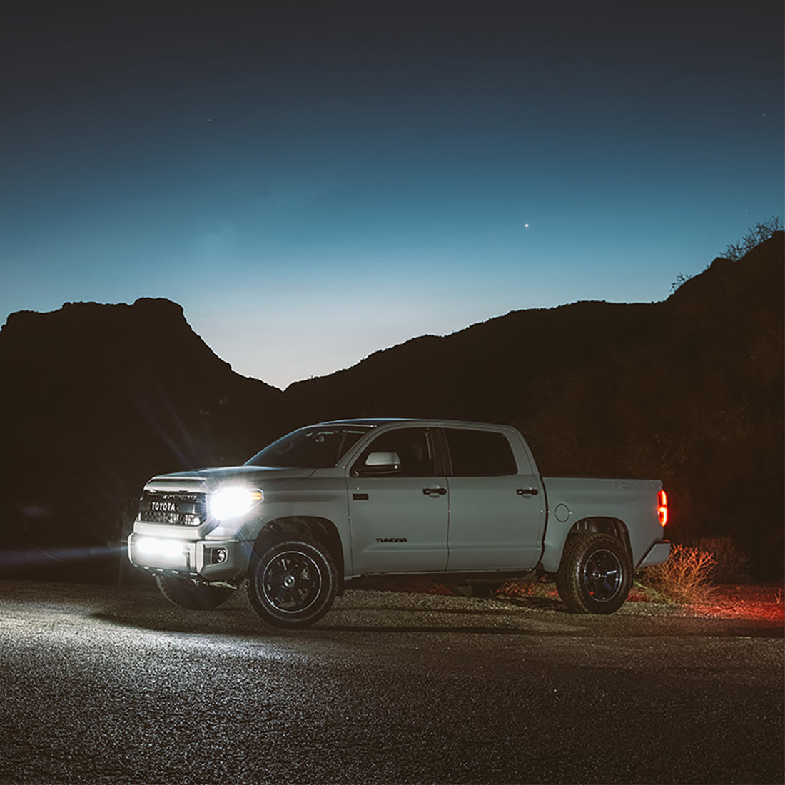 Rigid Industries - 930414 - LED Light Bars - SR-Series 30 Inch Dual Function SAE Auxilary High Beam Driving Lights with Amber Backlight
