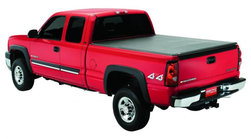 Lund 16-17 Nissan Titan (5.5ft. Bed w/o Titan Box) Genesis Tri-Fold Tonneau Cover - Black
