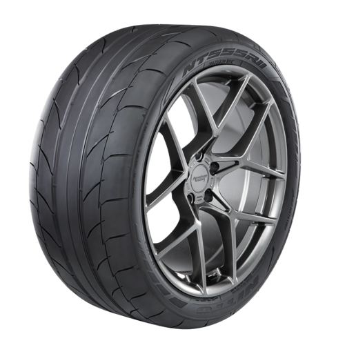 Nitto NT555RII 305/50R20 116V SL 32 Performance Tire