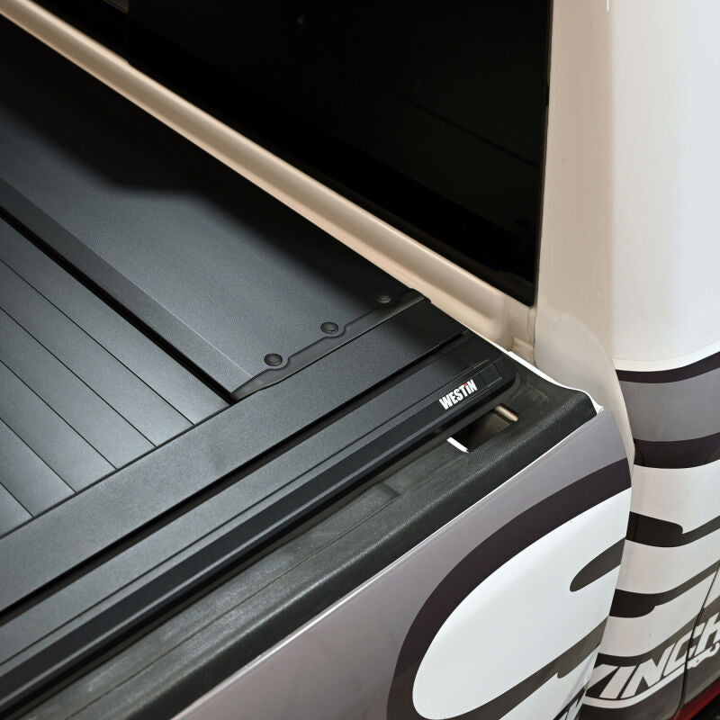 Westin 19-26 Ram 1500 (New Body) 5ft 7in Bed Manual Retractable Tonneau Cover - Black