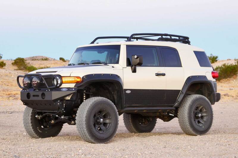 Fabtech - fabFTS96004 - Toyota FJ Cruiser Heavy-Duty Replacement Tie Rod Assembly