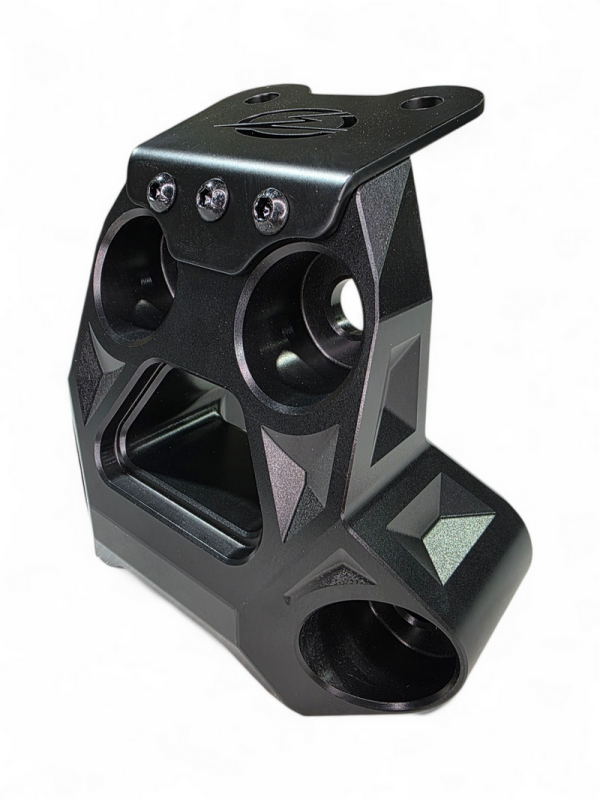 Elektric Offroad 2024+ Can-Am Maverick R Radius Rod Plate with Tow Hook – Anodized Black