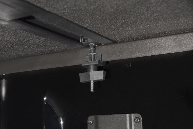 Extang 18-23 Mercedes X-Class 1578mm (5ft 2in) Solid Fold 2.0