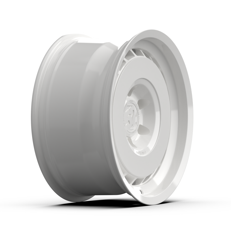 fifteen52 - fftEHDCW-178565-00 - Evolution HD Classic White Wheel