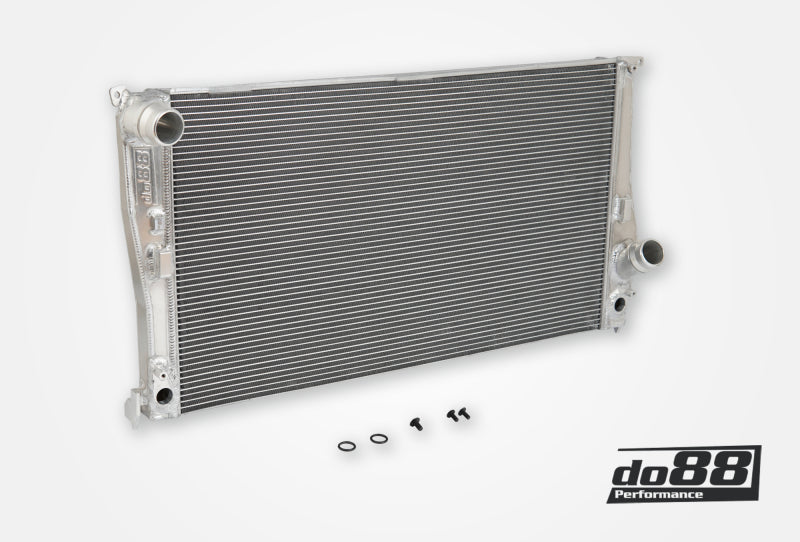 do88 Automatic Radiator for BMW 135i and 335i (E82/E88/E9X) N54/N55 Engines