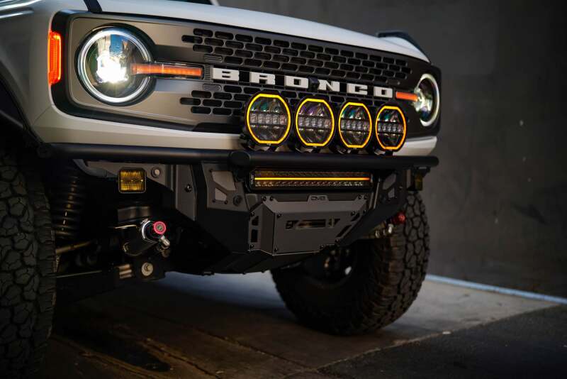 DV8 Offroad Elite Series 20-Inch Halo Dual-Row LED Light Bar with Accent Light, Part Number dveBE20EW200W-H
