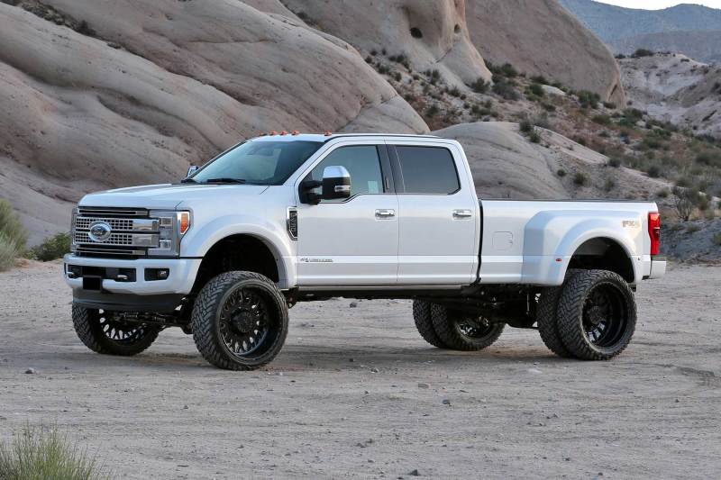 Fabtech 2019 Ford F450/550 4WD 6in Radius Arm System w/Perf. Shocks