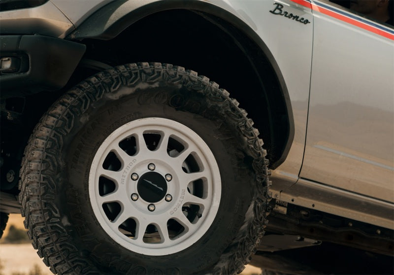Ford Racing 21-23 Bronco / 2022+ Bronco Raptor Oxford White Wheel Kit